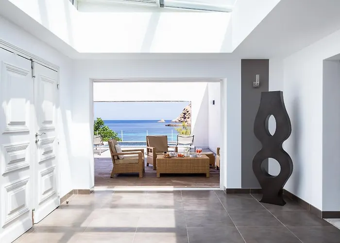 Cala Rossa Villa *