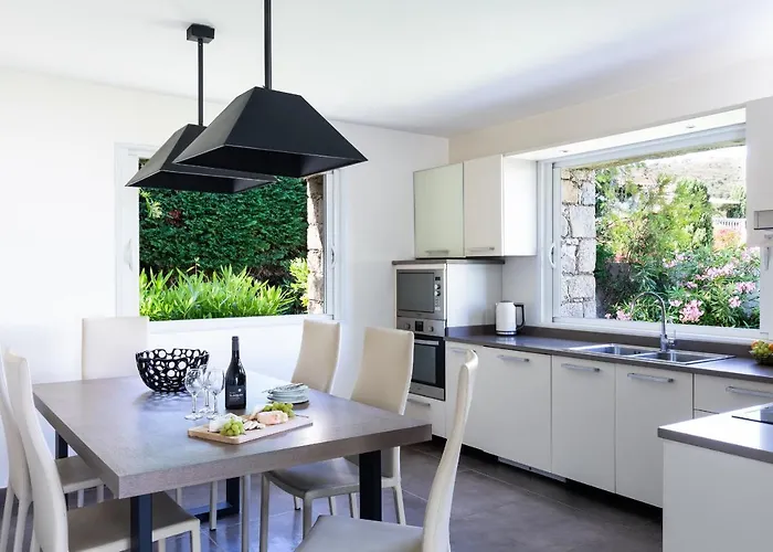 Villa Cala Rossa LʼÎle-Rousse